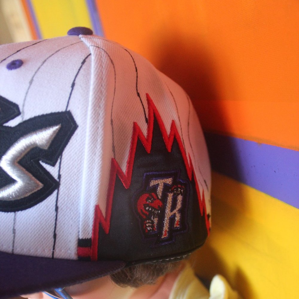 Mitchell & Ness NBA Toronto Raptors SnapBack - Picture 5 of 8
